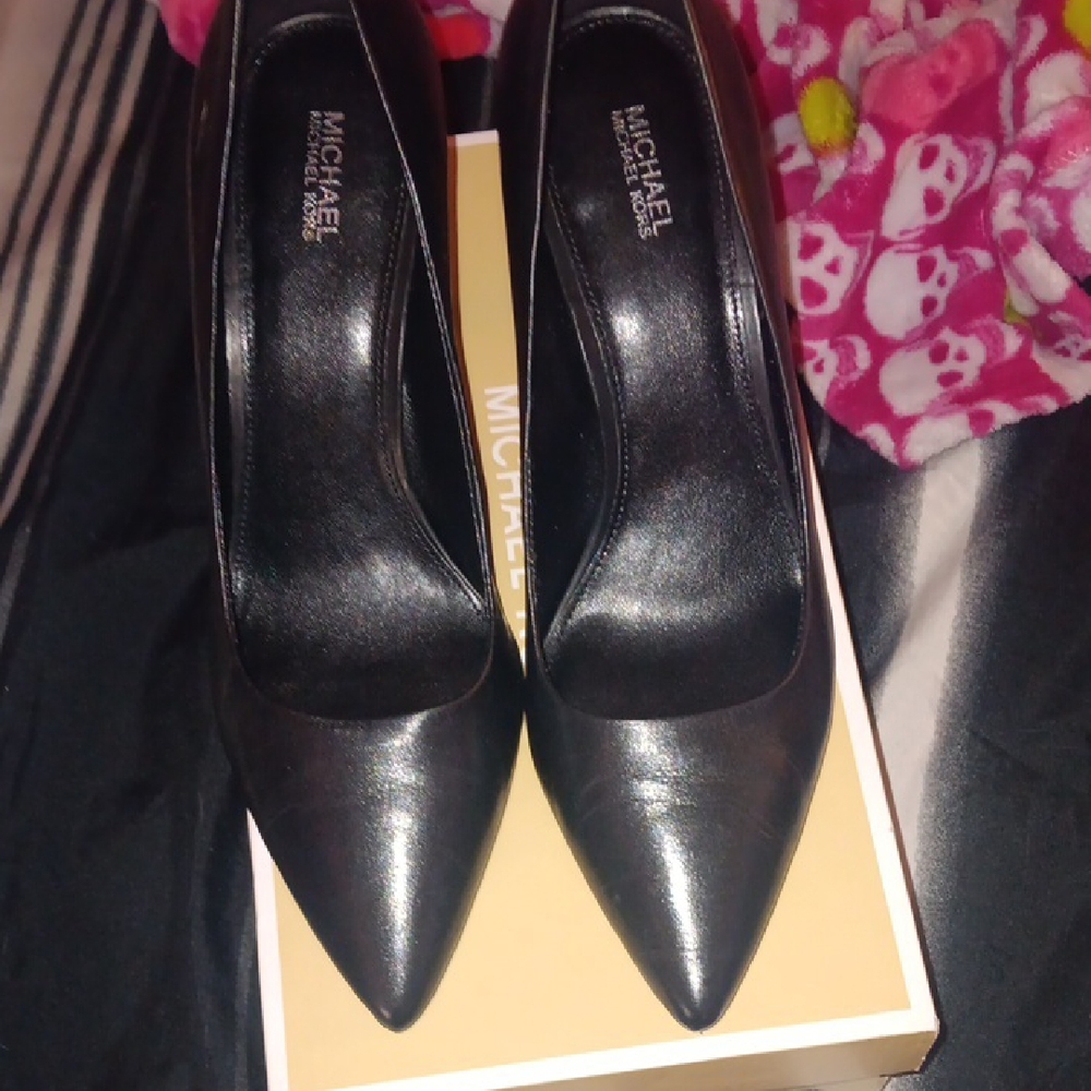Michael Kors Black Pointed Heels